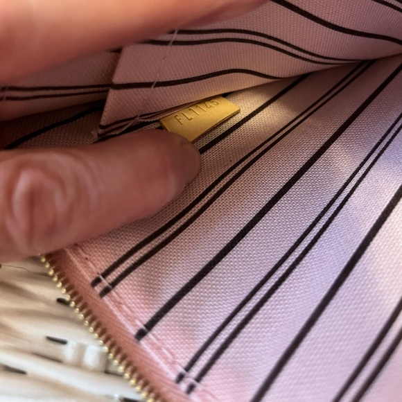 SOLD Louis Vuitton Neverfull Monogram Pochette with Rose Ballerine interior. - Picture 8 of 9